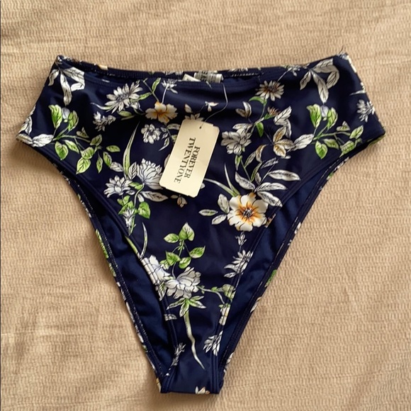 FOREVER 21 | FLORAL PATTERN SWIMSUIT - Picture 4 of 5